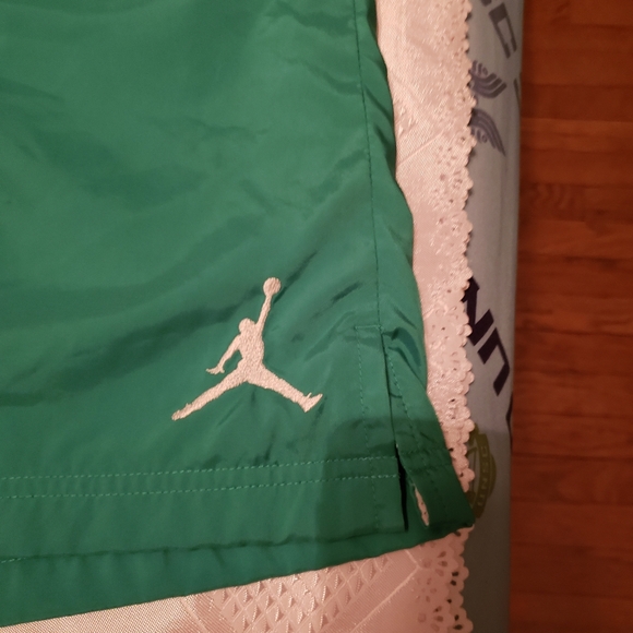 🏀 Jordan Board Shorts 🏀 - Picture 2 of 5